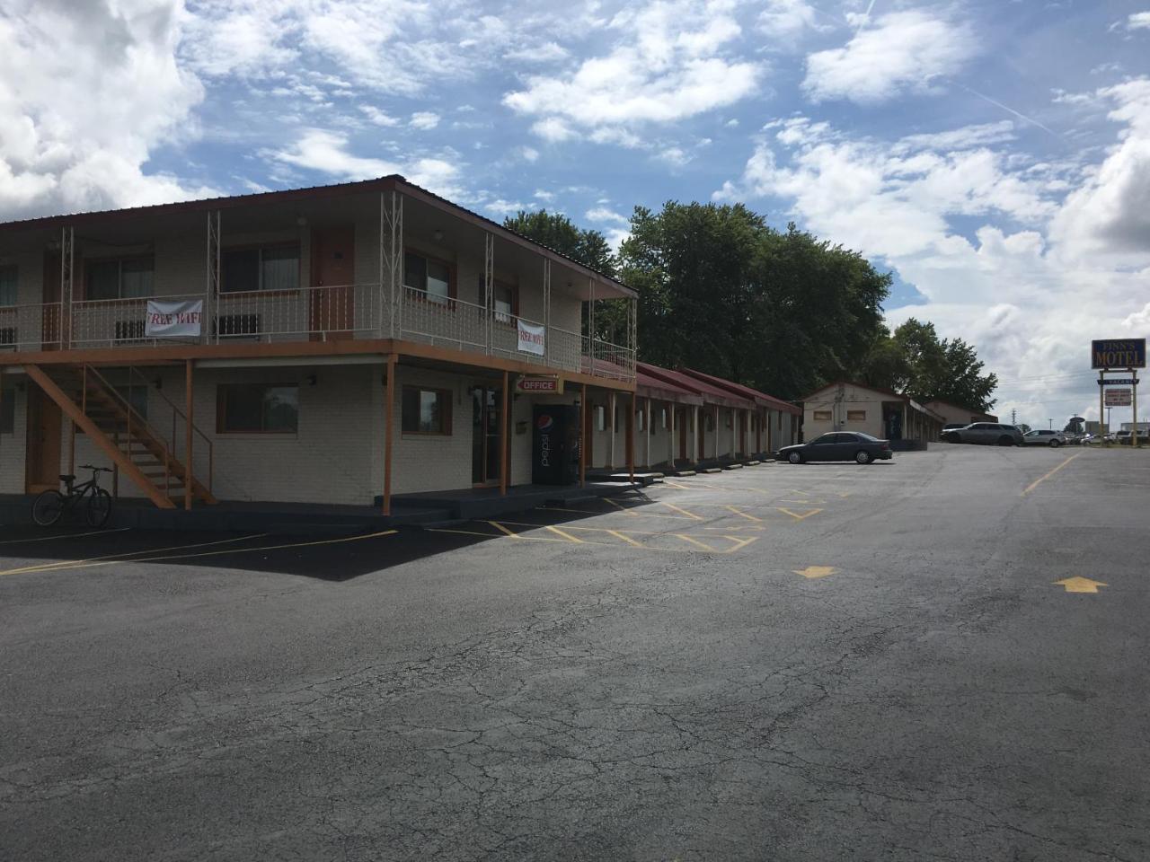 Finn'S Motel Saint James Exterior photo