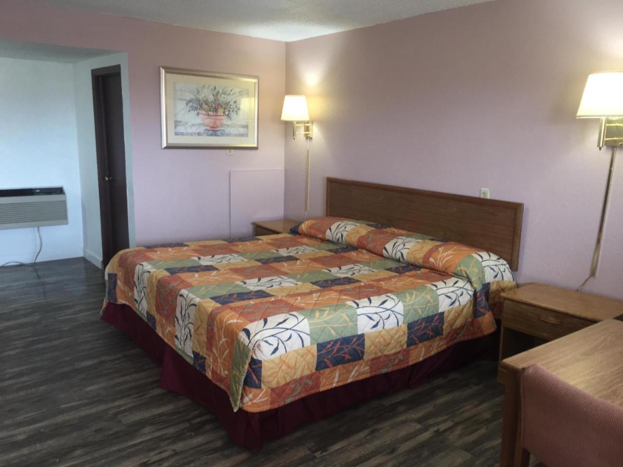 Finn'S Motel Saint James Exterior photo